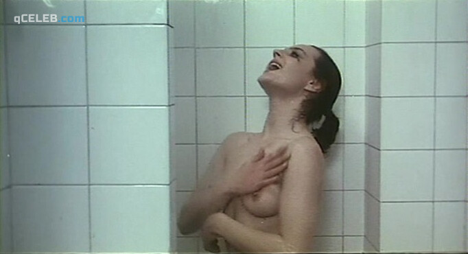 27. Azucena Hernandez nude – El erótico enmascarado (1980)