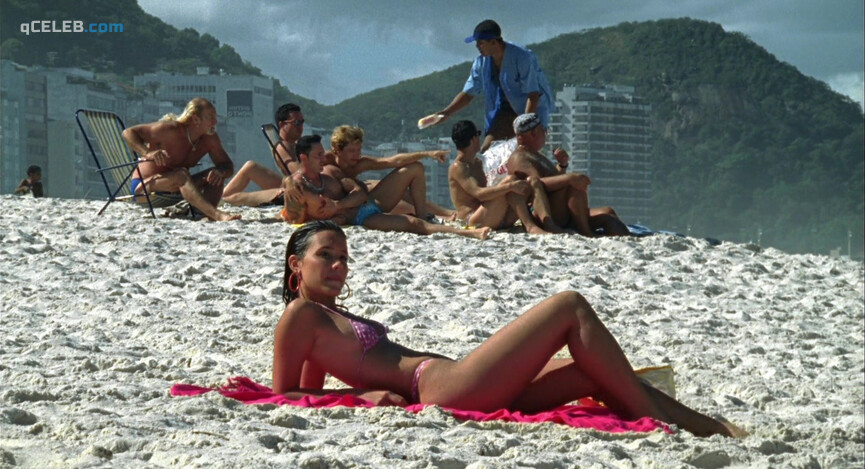 10. Zezé Polessa nude, Juliana Knust nude – Lost and Found (2007)