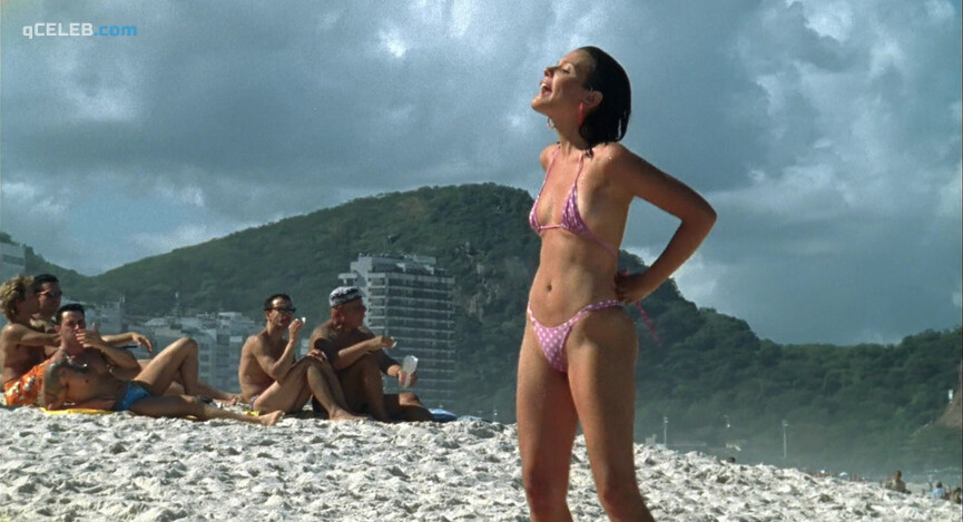 18. Zezé Polessa nude, Juliana Knust nude – Lost and Found (2007)