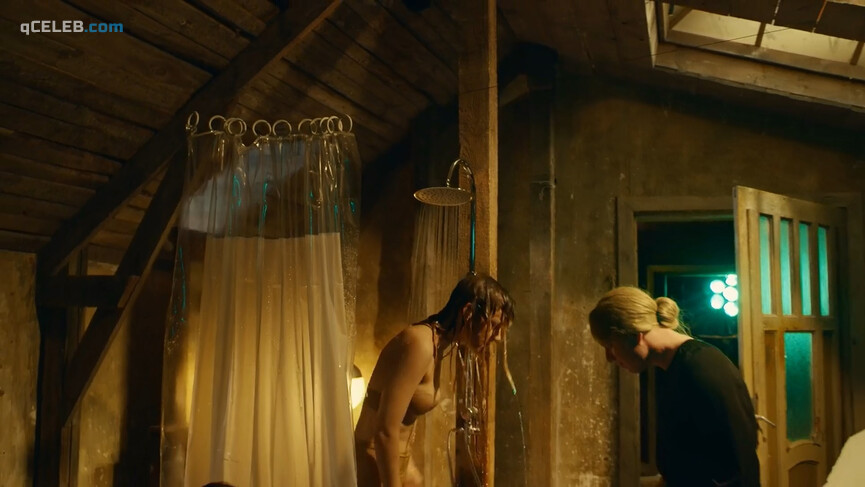 6. Vanessa Aleksander sexy – Ultraviolet s02e07 (2019)