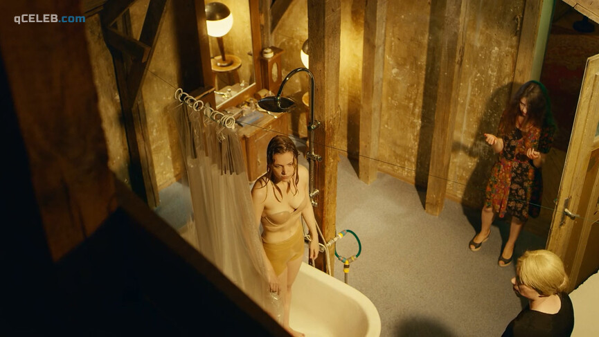 9. Vanessa Aleksander sexy – Ultraviolet s02e07 (2019)