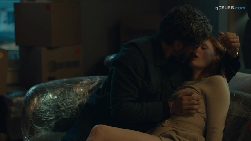 2. Jessica Chastain sexy – Scenes from a Marriage (2021)