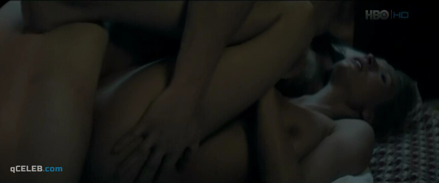 1. Karolina Szymczak nude, Luiza Janiszewska nude – Stars (2017)