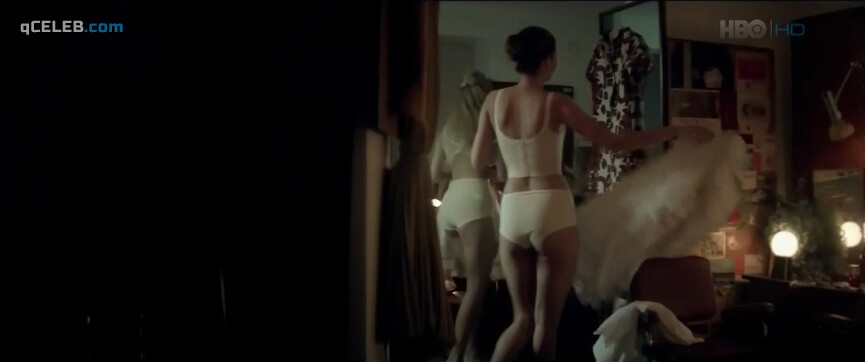 5. Karolina Szymczak nude, Luiza Janiszewska nude – Stars (2017)