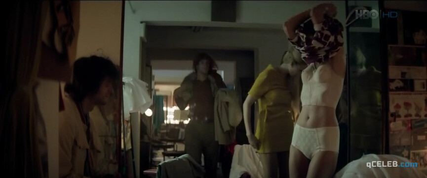 6. Karolina Szymczak nude, Luiza Janiszewska nude – Stars (2017)