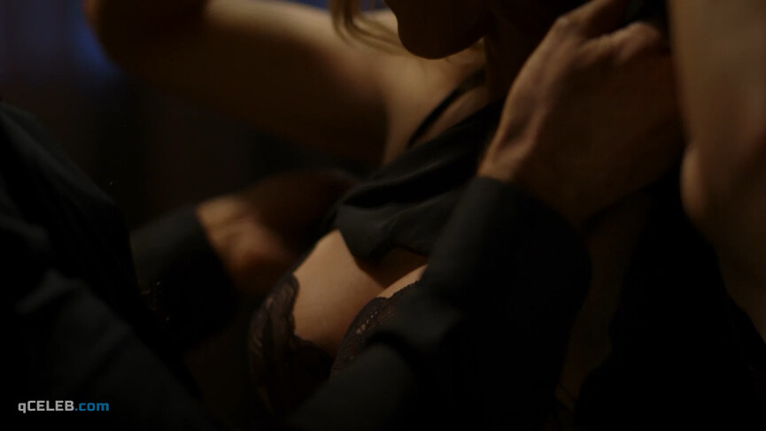 2. Tricia Helfer sexy – Powers s02e04 (2016)