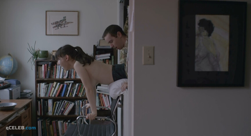 4. Sarah Kolasky nude – Great Great Great (2017)