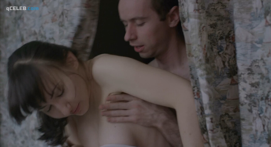 8. Sarah Kolasky nude – Great Great Great (2017)