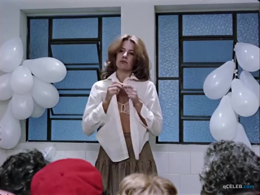 1. Silvia Bandeira nude – Bar Esperanza (1983)