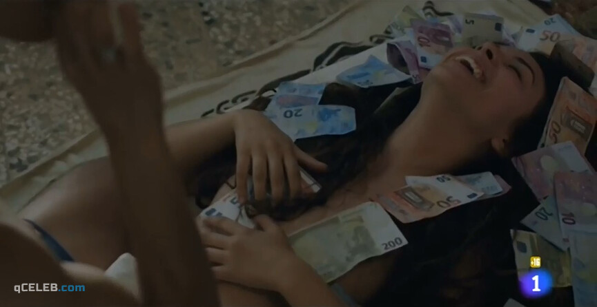 4. Maria Ramos Mouhoub nude – Malaka s01e04 (2019)