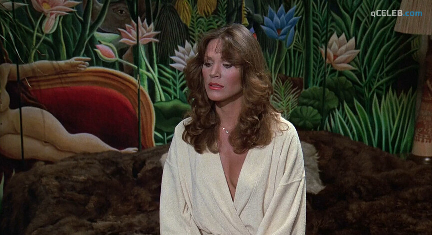 4. Pamela Hensley sexy, Chere Bryson sexy – The Nude Bomb (1980)