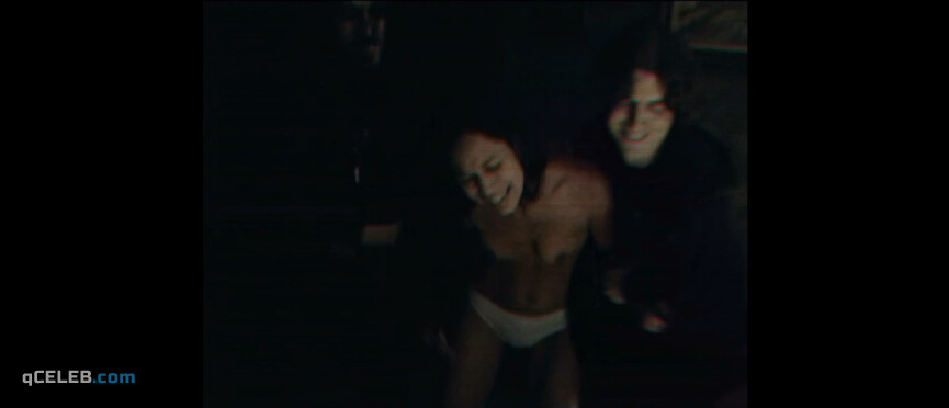 4. Maria Antonieta Hidalgo sexy, Reina Azuaje nude – The Lake Vampire (2018)