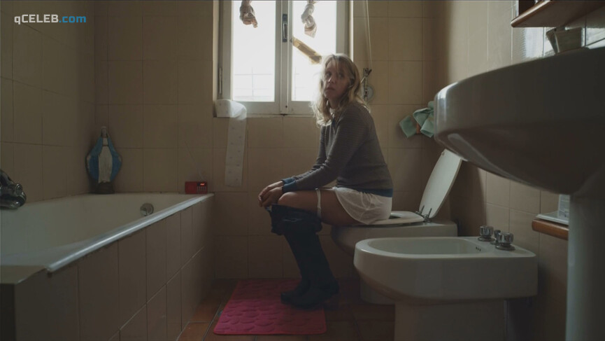 2. Cecile De France nude – The New Pope s01e02 (2020)