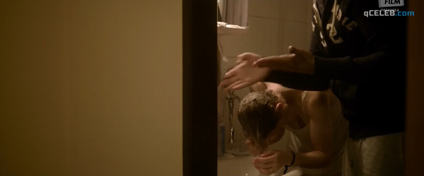 5. Julia Kijowska nude – Via Carpatia (2018)