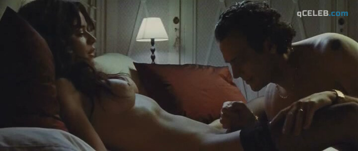 1. Flora Martinez nude – Tuya siempre (2007)