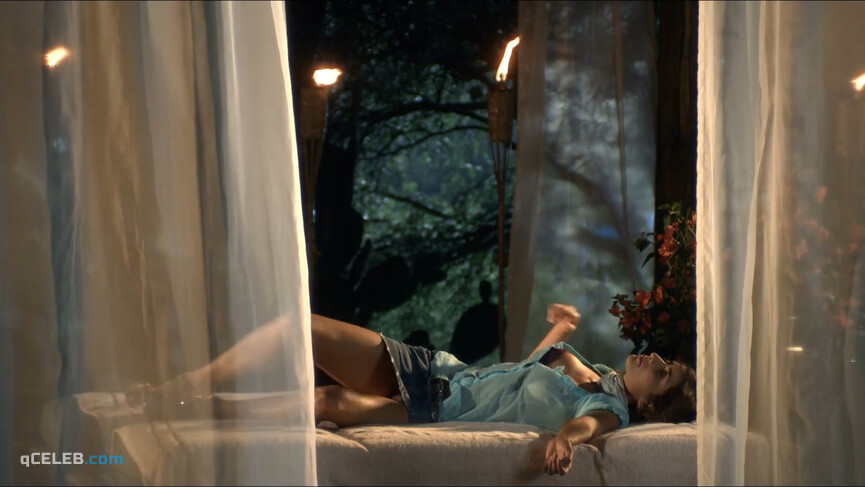 12. Paola Nunez sexy – Deseo (2013)