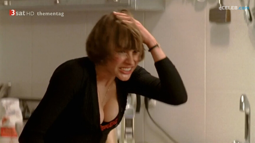 4. Christiane Paul nude – Ein verlockendes Angebot (2006)