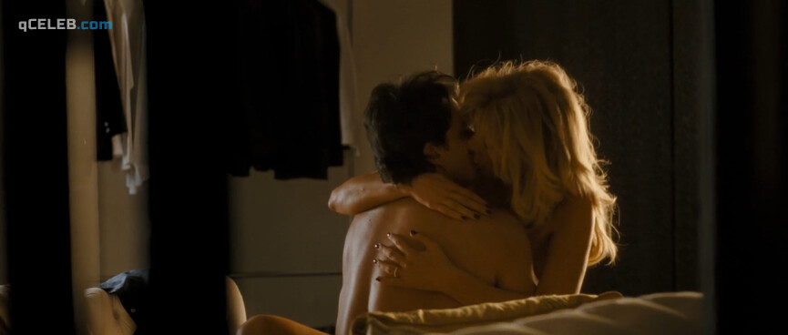 2. Paprika Steen sexy, Dafne Schiling sexy – Superclasico (2012)