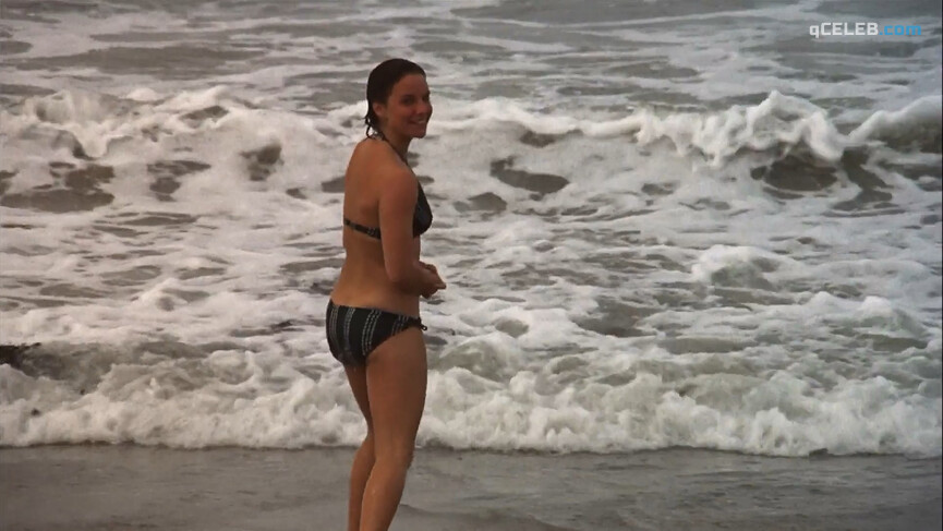 10. Kathleen Quinlan sexy, Louise Golding nude – Lifeguard (1976)