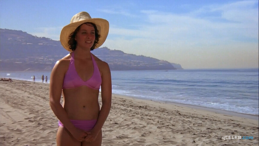 12. Kathleen Quinlan sexy, Louise Golding nude – Lifeguard (1976)