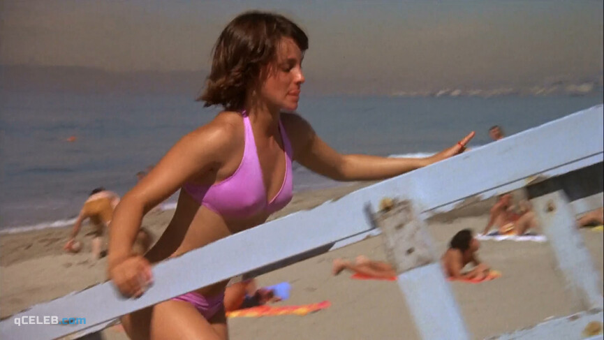 2. Kathleen Quinlan sexy, Louise Golding nude – Lifeguard (1976)