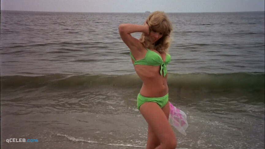 6. Kathleen Quinlan sexy, Louise Golding nude – Lifeguard (1976)