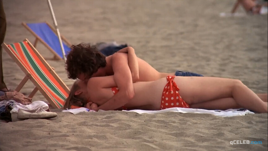 8. Kathleen Quinlan sexy, Louise Golding nude – Lifeguard (1976)