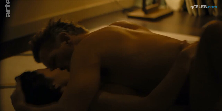7. Mathilde Irrmann nude, Paula Beer nude, Desiree Nosbusch sexy – Bad Banks s02 (2020)