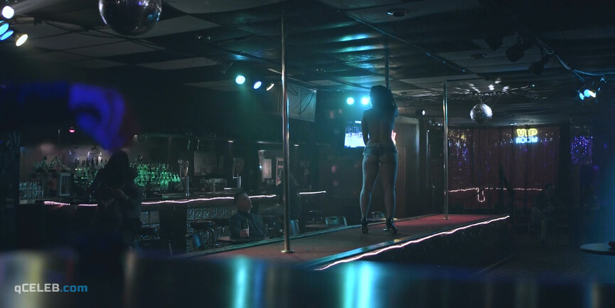 4. Kelly Quinn nude – The Outsider s01e03 (2020)