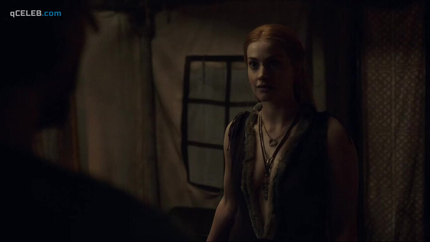 1. Stefanie Martini sexy – The Last Kingdom s04e03 (2020)