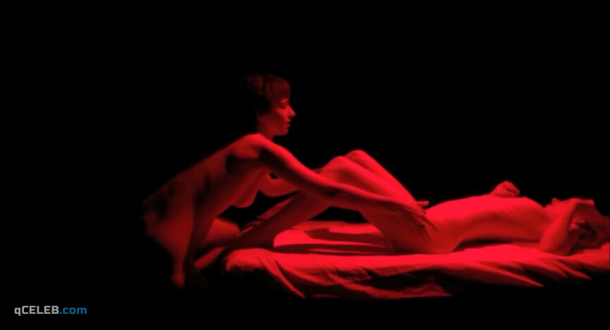 5. Manon Delauvaux nude, Nora Dolmans nude – Switch (2018)