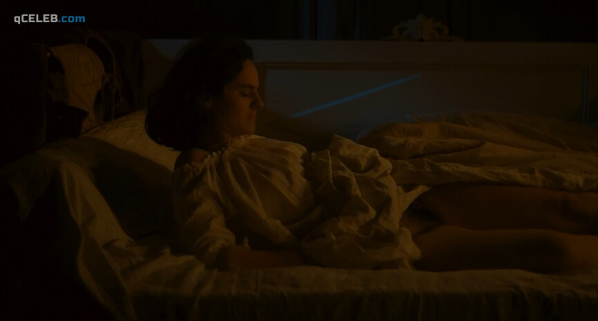 3. Adele Haenel nude, Noemie Merlant nude – Portrait of a Lady on Fire (2019)