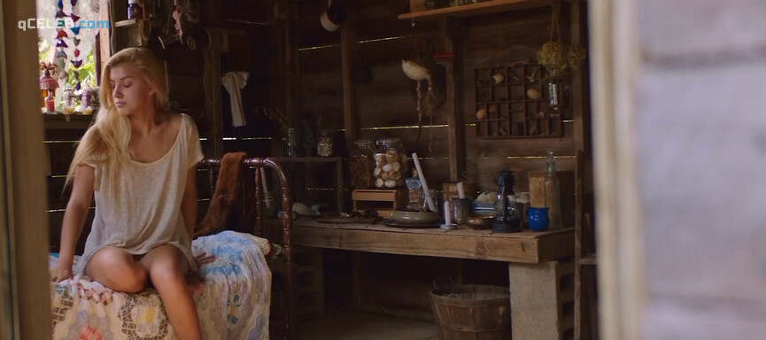 9. Augie Duke nude, Emilie Dhir sexy – Burning Kentucky (2019)