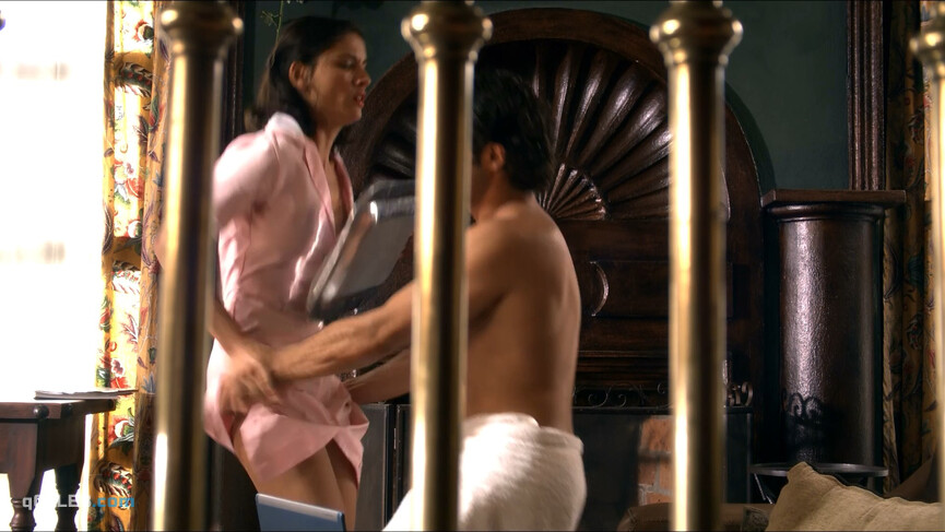 5. Leonor Varela sexy – Deseo (2013)