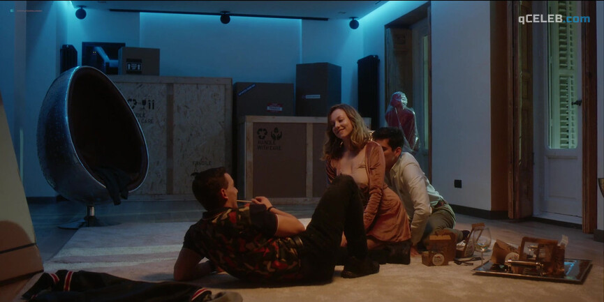 23. María Pedraza nude, Ester Expósito nude, Danna Paola nude – Elite s01 (2018)