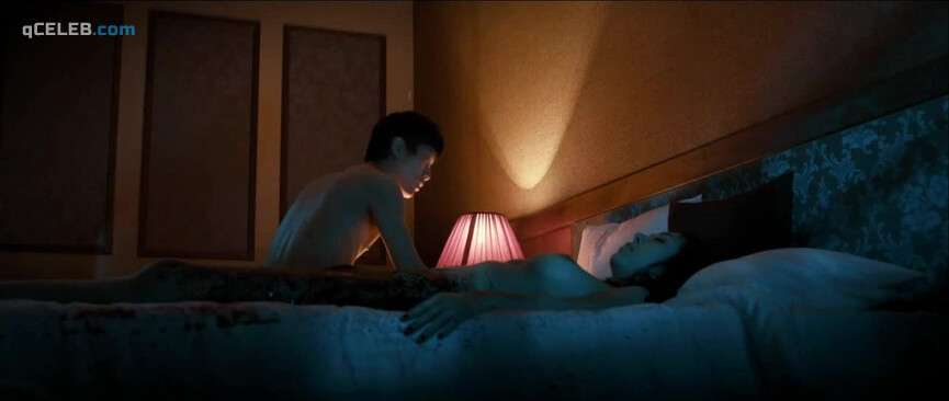 7. Park Si-yeon nude, Yoon-Jae nude – The Scent (2012)