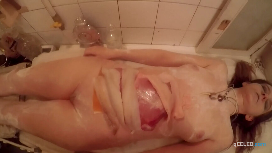 28. Astrid Hallen nude, Daria Infanti nude – The Private Death of Lizzy Siddal (2020)