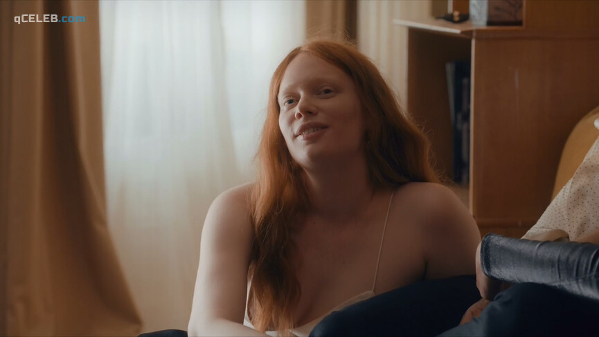 7. Anne-Lise Maulin sexy, Raya Martigny sexy – Grand amour (2020)