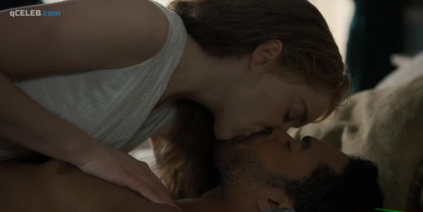 2. Phoebe Dynevor sexy – Bridgerton s01e08 (2020)