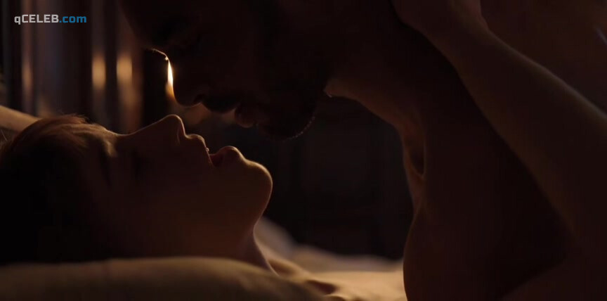 8. Phoebe Dynevor sexy – Bridgerton s01e05 (2020)