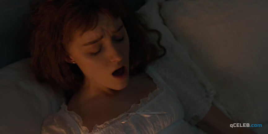 6. Phoebe Dynevor sexy – Bridgerton s01e03 (2020)