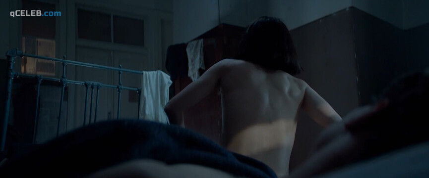 4. Olga Lerman sexy – Kalashnikov AK-47 (2020)