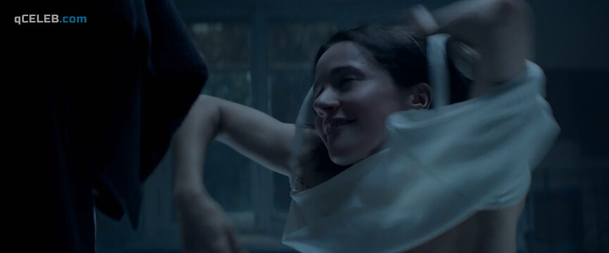 5. Olga Lerman sexy – Kalashnikov AK-47 (2020)