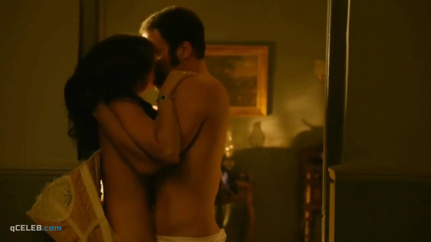 3. Paula Prendes sexy – Victor Ros s02e06 (2016)