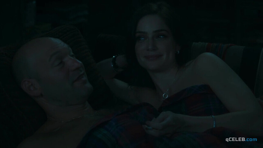 2. Janet Montgomery sexy – The Romanoffs s01e02 (2018)