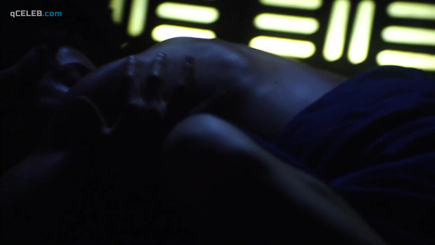 2. Julia Benson sexy – Stargate Universe s01e17 (2010)