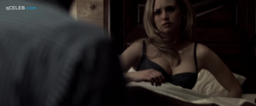 2. Fiona Gubelmann nude – Don't Blink (2014)