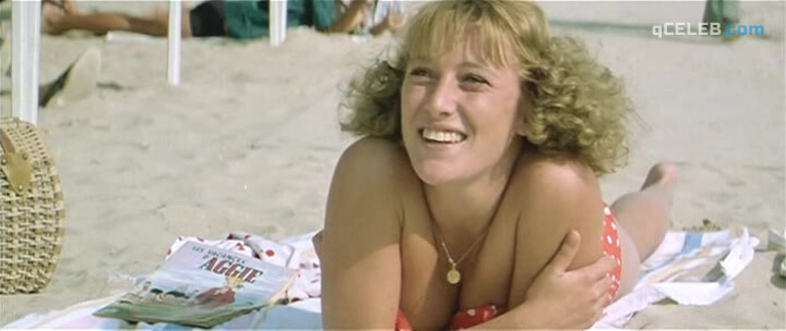 1. Valeria Bruni Tedeschi nude, Zabou Breitman sexy, Nathalie Baye sexy – C'est La Vie (1990)