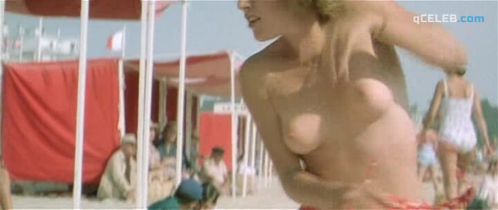 3. Valeria Bruni Tedeschi nude, Zabou Breitman sexy, Nathalie Baye sexy – C'est La Vie (1990)
