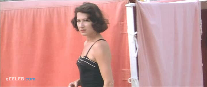4. Valeria Bruni Tedeschi nude, Zabou Breitman sexy, Nathalie Baye sexy – C'est La Vie (1990)